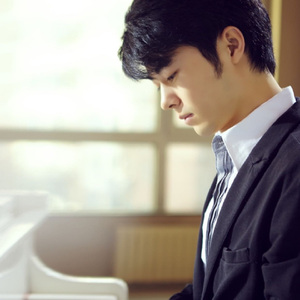 女生把疾子放在放眼里不能
